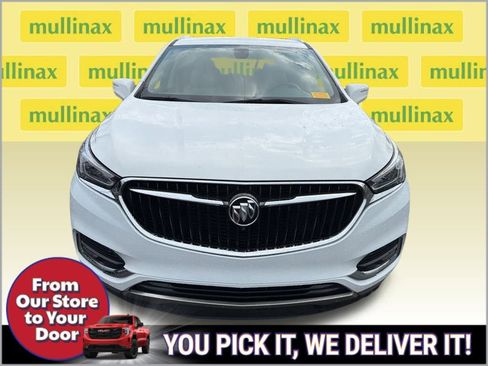 Used 2020 Buick Enclave Essence w/ Sound and Sites Package image 2