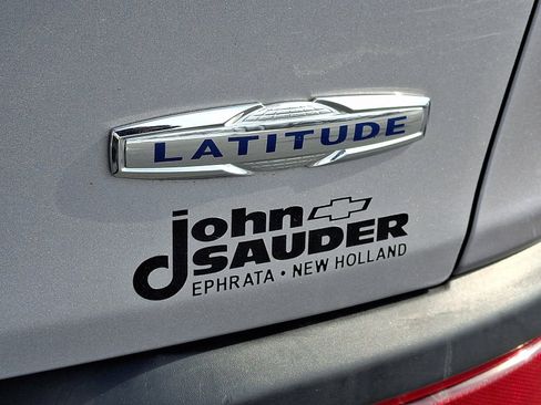 Used 2018 Jeep Cherokee Latitude w/ Cold Weather Group image 28