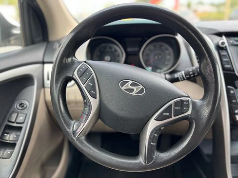 Used 2013 Hyundai Elantra GT FWD image 9