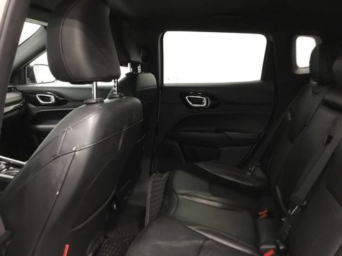 Used 2025 Jeep Compass Trailhawk AWD/4WD image 11