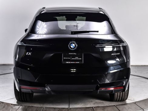 Used 2025 BMW iX xDrive50 w/ Sport Package AWD/4WD image 5