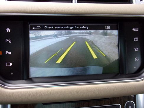 Used 2016 Land Rover Range Rover Sport HSE image 26