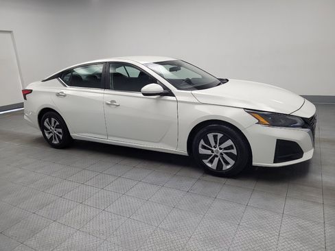 Used 2023 Nissan Altima 2.5 S FWD image 11