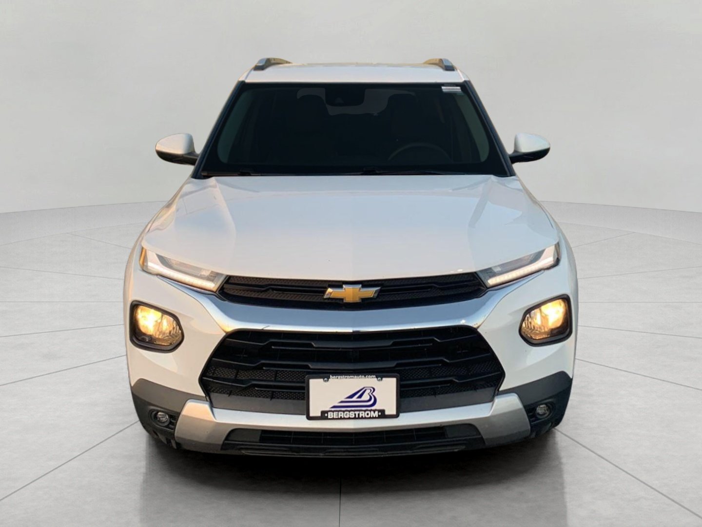 Used 2022 Chevrolet TrailBlazer LT w/ Driver Confidence Package FWD image 3