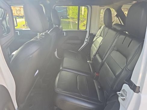 Used 2022 Jeep Wrangler Unlimited Sahara 4xe image 12
