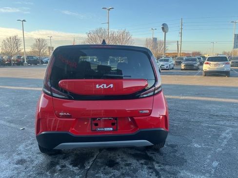 Used 2023 Kia Soul EX image 9