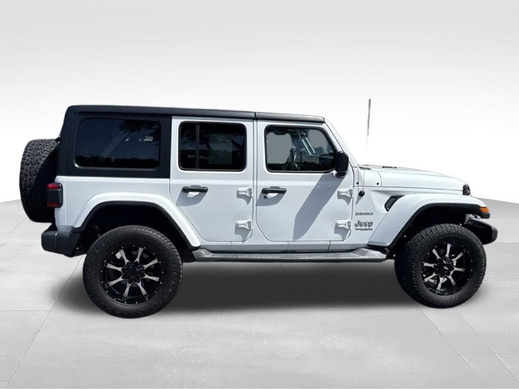 Used 2018 Jeep Wrangler Unlimited Sahara AWD/4WD image 8