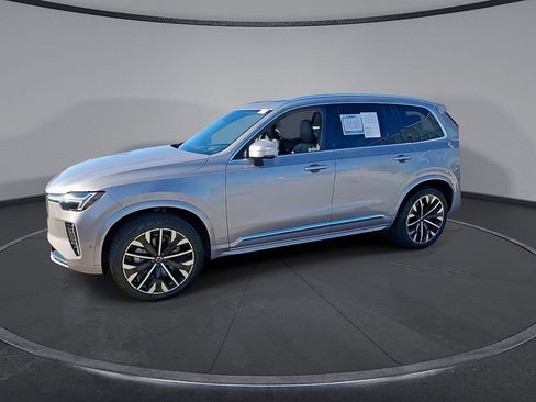 Certified 2026 Volvo XC90 B5 Ultra AWD/4WD image 3