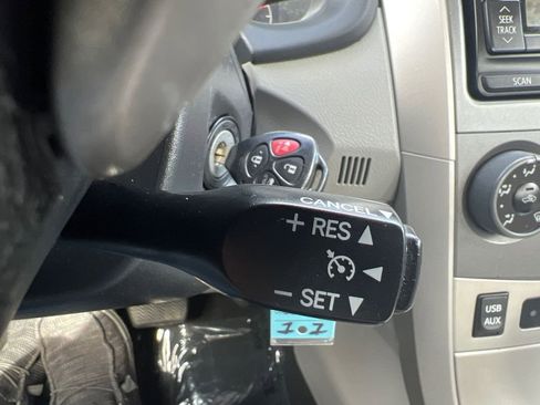 Used 2012 Toyota Corolla LE FWD image 18