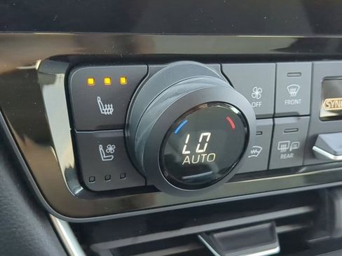 Used 2024 Toyota Grand Highlander Limited image 19