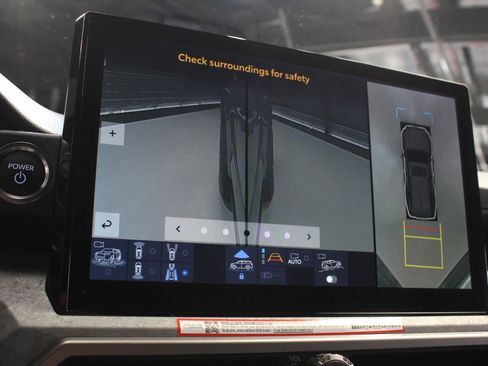 Used 2025 Toyota 4Runner Trailhunter image 71