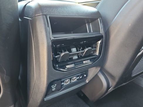 Used 2025 Jeep Grand Cherokee Limited image 16