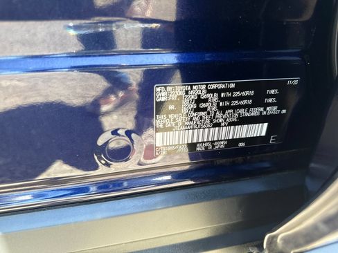 Used 2024 Toyota Venza LE AWD/4WD image 30