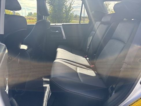 Used 2020 Toyota 4Runner SR5 Premium image 16