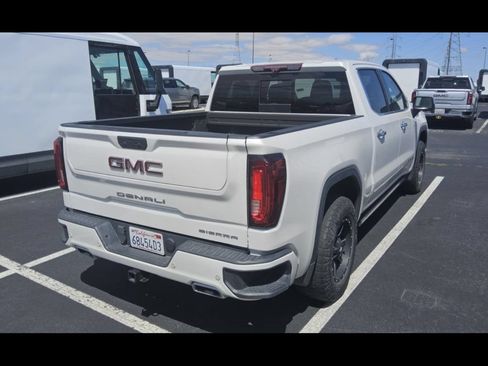 Used 2021 GMC Sierra 1500 Denali w/ Denali Ultimate Package AWD/4WD image 9