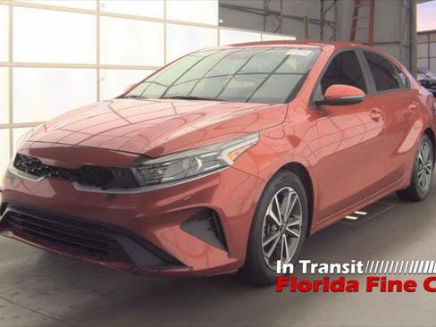 Used 2023 Kia Forte LXS w/ LXS Technology Package FWD image 1