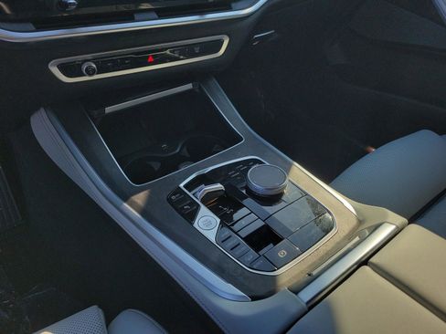 Used 2024 BMW X5 xDrive40i w/ Premium Package image 27