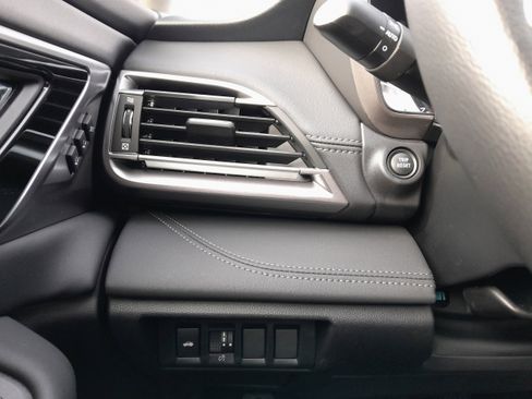 Certified 2025 Subaru Legacy Limited image 14