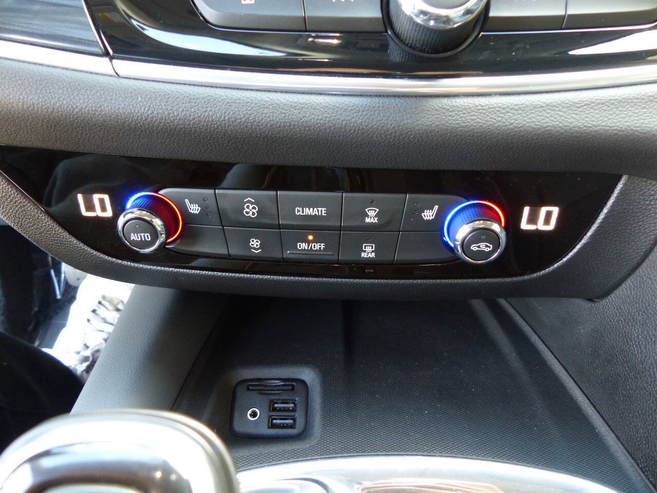 Used 2021 Buick Enclave Essence w/ Sound and Sites Package AWD/4WD image 39