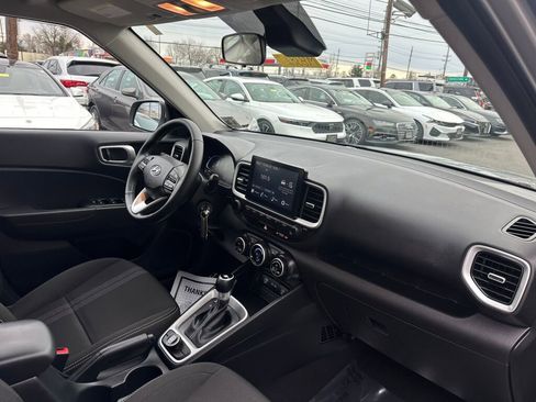 Used 2023 Hyundai Venue SEL w/ Cargo Package image 27