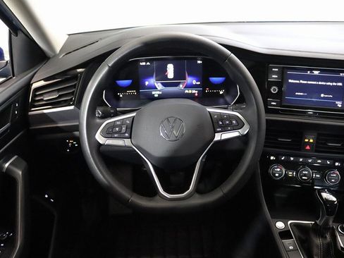 Used 2024 Volkswagen Jetta SE w/ Panoramic Sunroof Package image 14