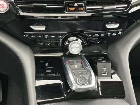 Certified 2025 Acura MDX FWD w/ Technology Package image 24