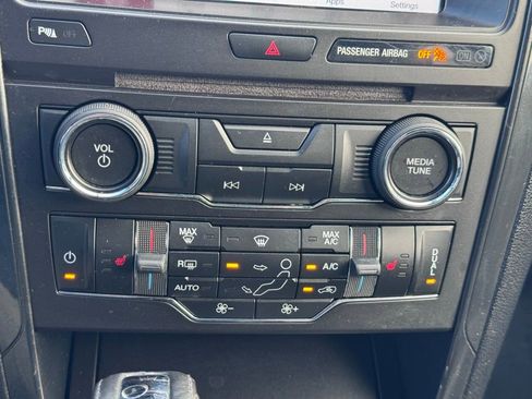 Used 2017 Ford Explorer XLT w/ Equipment Group 202A image 12