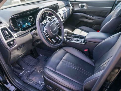 Certified 2023 Kia Sorento SX AWD/4WD image 16