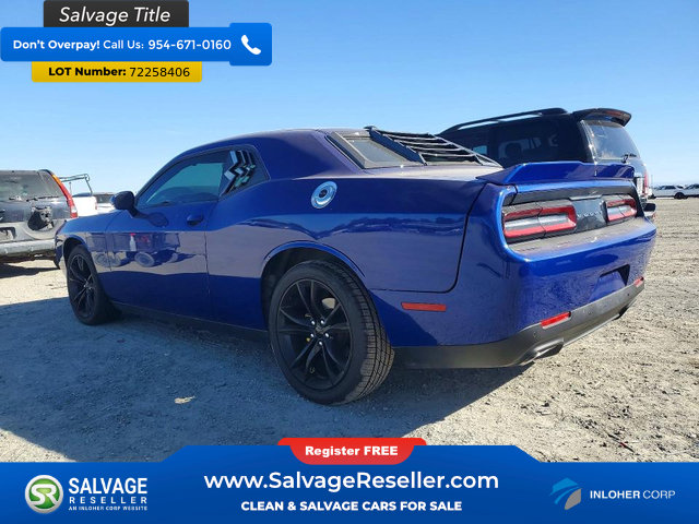 Used 2021 Dodge Challenger SXT w/ Driver Convenience Group RWD image 3