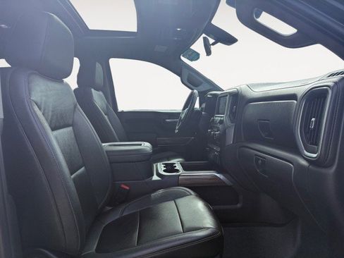 Used 2021 Chevrolet Silverado 1500 LT Trail Boss w/ Convenience Package II image 12