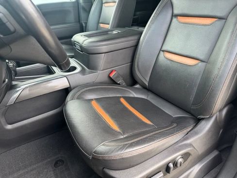 Used 2022 GMC Sierra 1500 AT4 w/ AT4 Premium Package AWD/4WD image 5