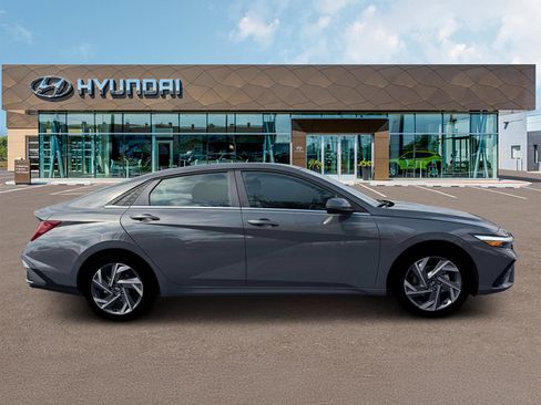 New 2026 Hyundai Elantra Limited FWD image 9