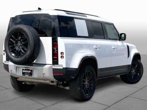 Used 2025 Land Rover Defender 110 S image 12