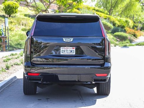 Used 2021 Cadillac Escalade ESV Sport w/ Driver Assist Tech Package AWD/4WD image 4