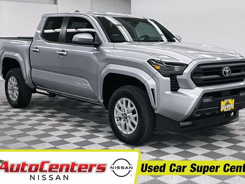 Used 2025 Toyota Tacoma SR5 AWD/4WD image 1