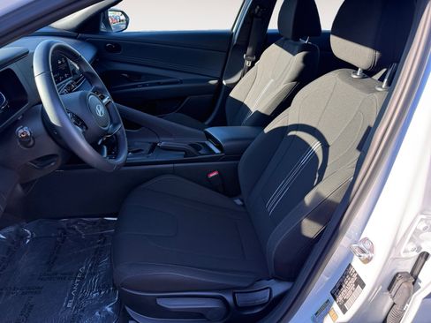 Certified 2025 Hyundai Elantra Sport w/ Cargo Package image 10