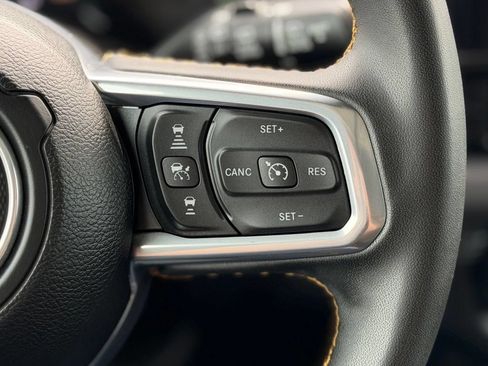 Used 2024 Jeep Wrangler Unlimited Sahara AWD/4WD image 14