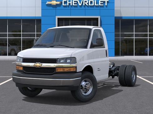 New 2026 Chevrolet Express 3500 w/ Power Convenience Package RWD image 30