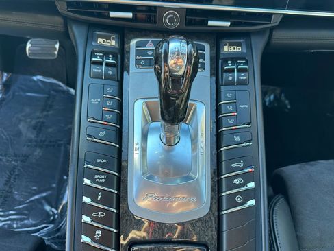 Used 2013 Porsche Panamera GTS image 18