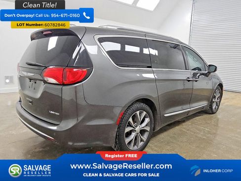 Used 2017 Chrysler Pacifica Limited w/ UConnect Theater Package FWD image 4