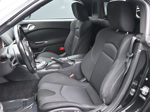 Used 2015 Nissan 370Z Roadster image 9