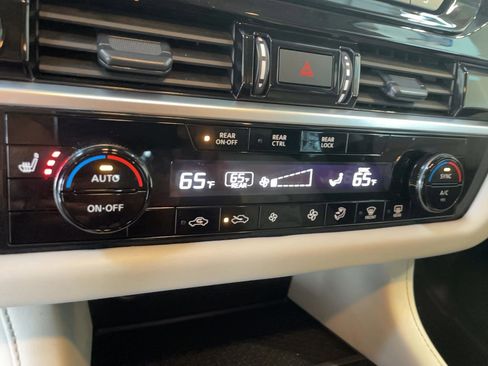 Used 2024 Nissan Pathfinder SV w/ Cargo Package image 10