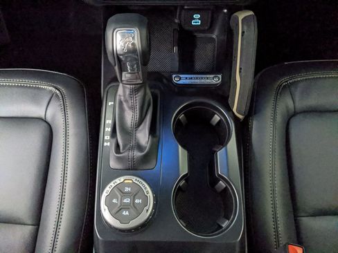 New 2025 Ford Bronco Badlands image 16