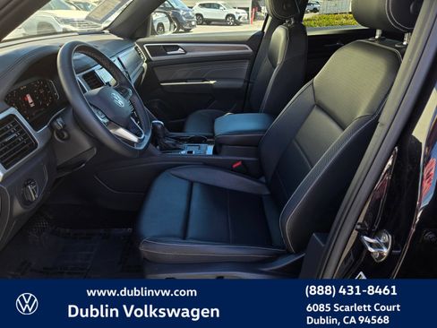 Used 2023 Volkswagen Atlas Cross Sport SE w/ Panoramic Sunroof Package FWD image 15