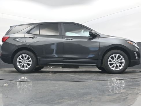 Used 2020 Chevrolet Equinox LS w/ LS Convenience Package image 29