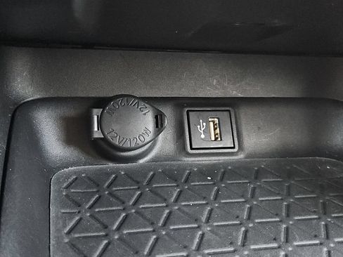 Used 2023 Toyota RAV4 XLE Premium AWD/4WD image 31