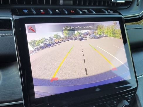 Used 2023 Jeep Grand Cherokee 4WD 4xe image 25