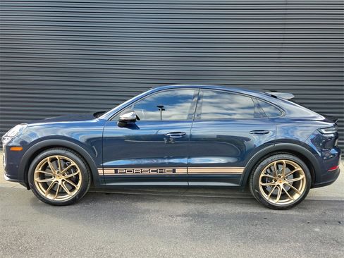 Used 2024 Porsche Cayenne Turbo GT image 2