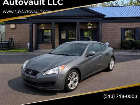Used 2010 Hyundai Genesis 2.0T RWD image 1