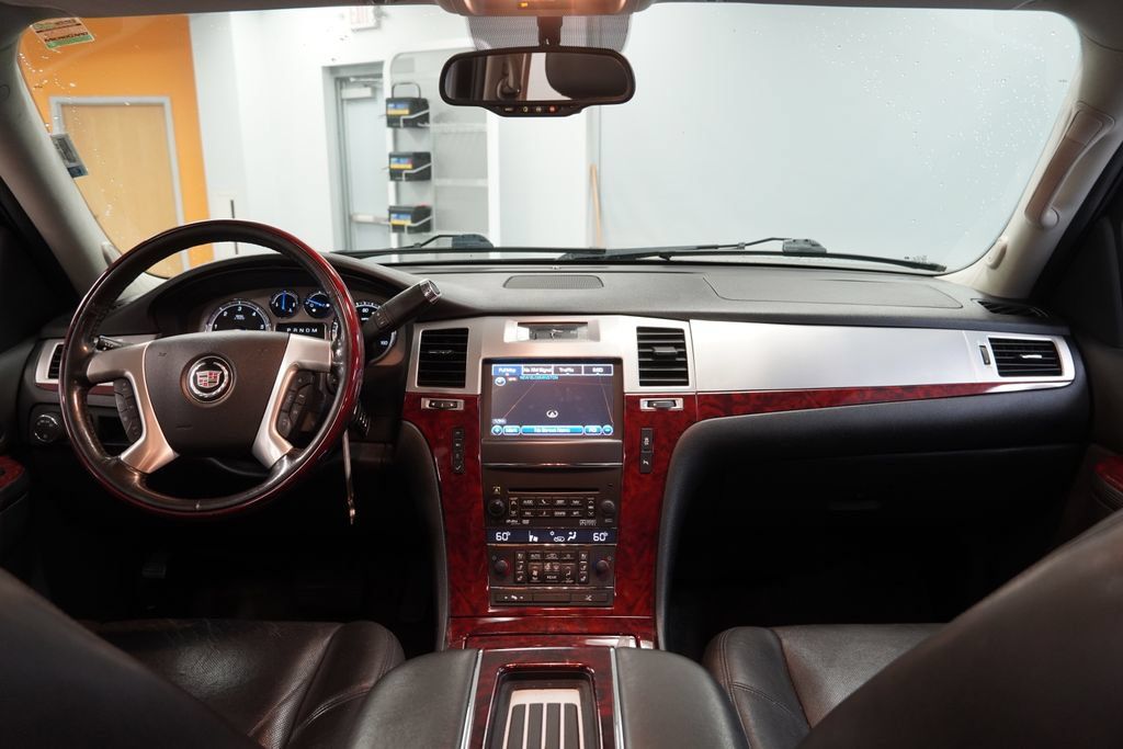 Used 2013 Cadillac Escalade ESV Premium AWD/4WD image 20